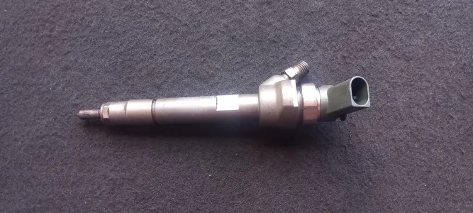 Injector 2.0 d n47 bmw seria 1 e81 0445110289  e5