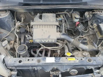 Toyota yaris 1 1.0b