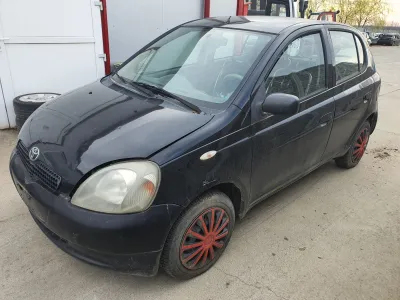 Toyota yaris 1 1.0b