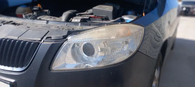 Far skoda fabia 2 cu lupa s.