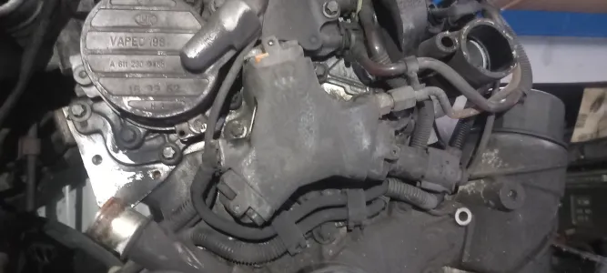 Pompa injectie 2.2 d mercedes vito w638 0445010013