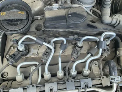 Injector 2.0 cbb vw passat cc 03l130277
