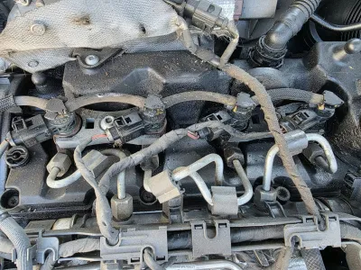 Injector 2.0 ckf skoda octavia 3  04l130277 ak