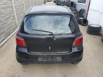 Toyota yaris 1 1.0b