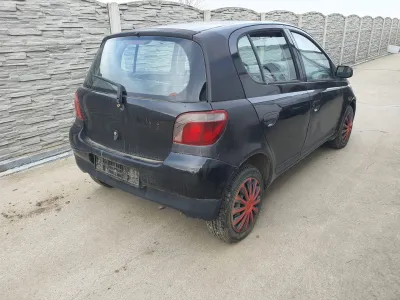Toyota yaris 1 1.0b