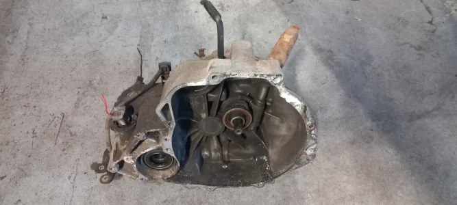 Cutie viteze manuala 1.4 b nissan almera n15