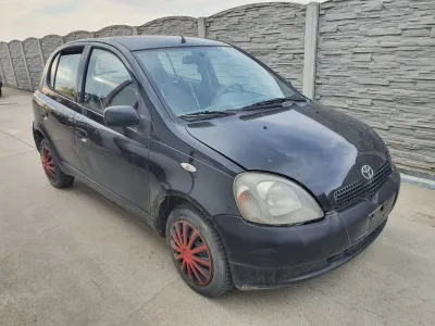 Toyota yaris 1 1.0b